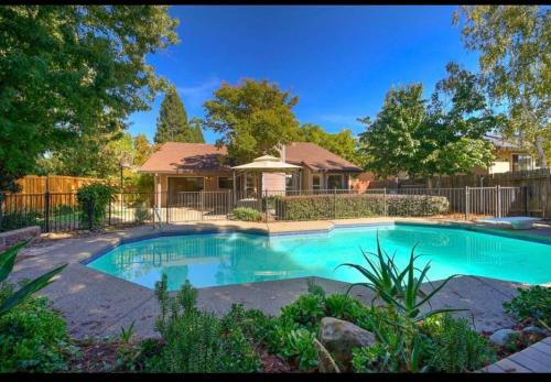 Folsom Villa | 漂亮又温馨的家 Folsom CA