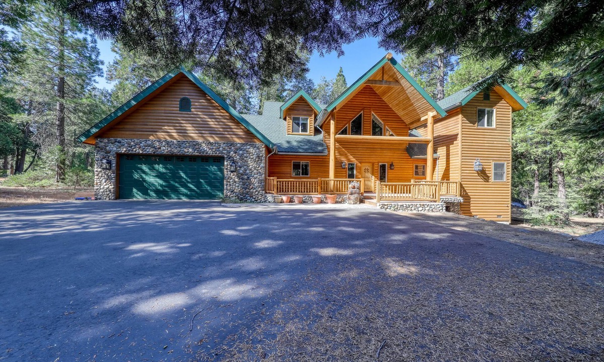 Granite Ridge Cabin | Beautiful Family-Friendly Cabin with WiFi & Great Location Near Shaver Lake
