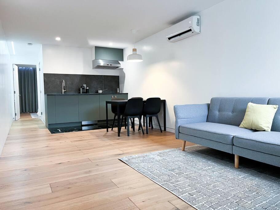 East Flatbush Apartment | New Cozy Modern Minimalist Stay in Brooklyn at Rem-Casa