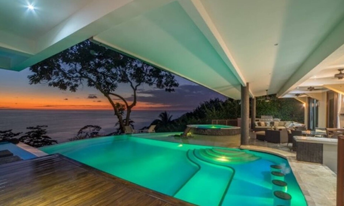 Dominical House | Wow! 5 Bedrooms with insane ocean views!