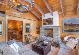 Mahogany by AvantStay Snowbird Cabin w Full Chamberlands Access