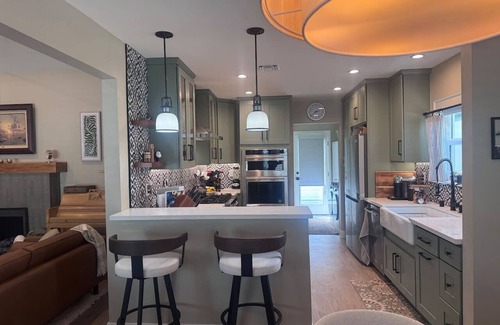 Studio City House | 5 Star Retreat - Cozy & contemporary getaway in Studio City - Guests Love!