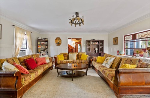 Coffeyville House | 620 m² House ∙ 7 bedrooms ∙ 16 guests