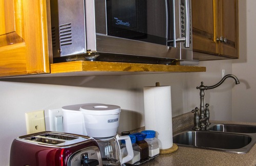 Victoria House | Birds of a Feather Victoria Oceanfront Studio Suites