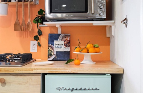 North Admiral Apartment | Chic & Cozy 2BR Walk to Ferry via Seattle & Dining Nearby