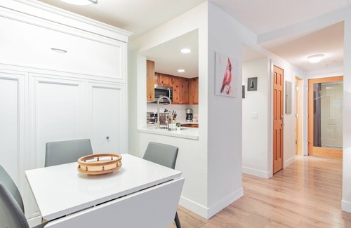 Whistler Village Condo | Fantastic Location | Dogs | BBQ | Pool & hot tub