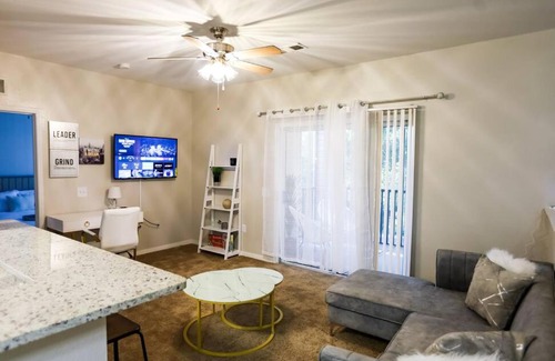 Ferry Pass Apartment | Lux 2BD 2BA minutes from the water