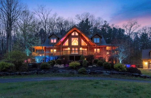 Milan House | Luxury Private Estate with heated pool near Rhinebeck
