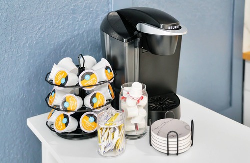 Town N County Park Apartment | Tampa's Hidden Gem - 1BR/1BA Guest Suite