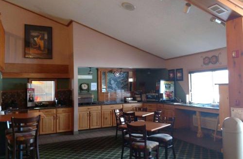 Iron River Hotel | AmericInn by Wyndham Iron River