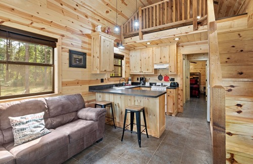 Golden Cabin | Beautiful cabins with a pool in a peaceful setting