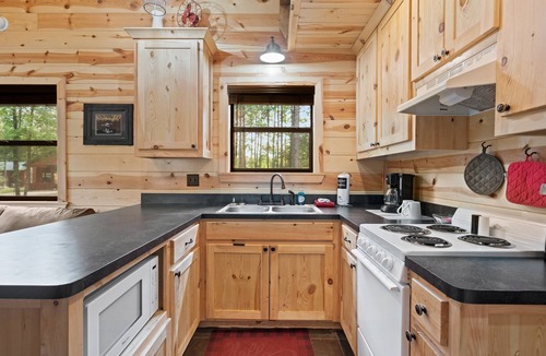 Golden Cabin | Beautiful cabins with a pool in a peaceful setting