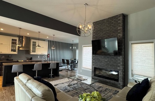 Saskatoon House | Charming 3-bedroom house with WiFi and AC in enjoyable Saskatoon