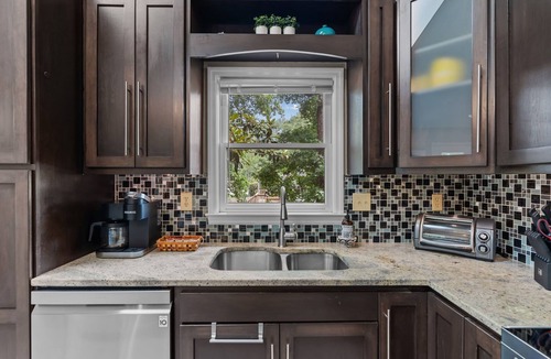 Kings Grant House | Cheryl House - We Love Doggies - Mid Town Location