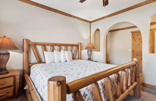 White Oak Lodge Condo | Comfortable, First Floor Condo with Easy Access