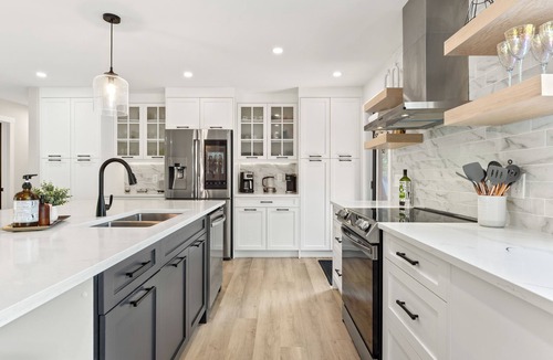 Parkland House | Family Fun Bungalow Retreat | Hot Tub | Gym | Theatre | Pool Table | Bar