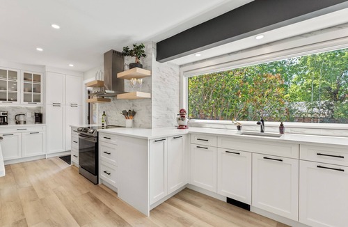 Parkland House | Family Fun Bungalow Retreat | Hot Tub | Gym | Theatre | Pool Table | Bar