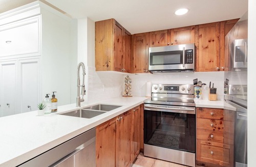 Whistler Village Condo | Fantastic Location | Dogs | BBQ | Pool & hot tub