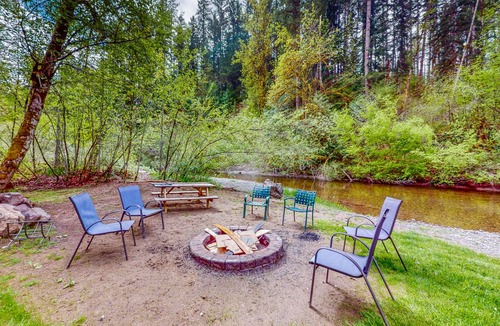 Mason County House | House ∙ 2 bedrooms ∙ 6 guests