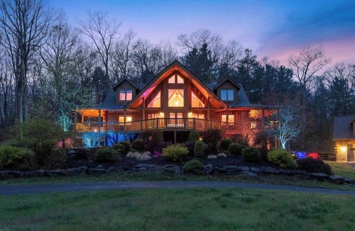 Milan House | Luxury Private Estate with heated pool near Rhinebeck
