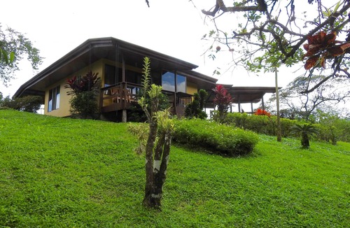 Chachagua House | Quiet Rainforest Mountain House near Volcano Arenal. Next to Hot Springs resort