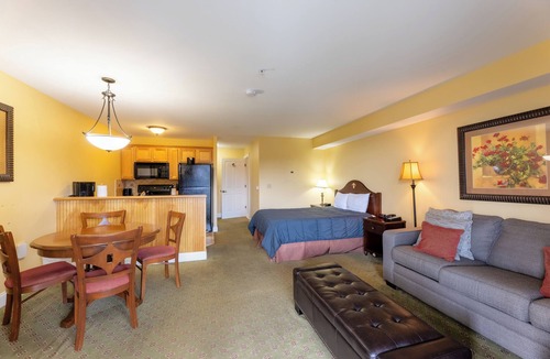Snowshoe Hotel | Seneca