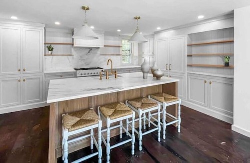 Woodbury House | The Chic Antique Retreat House