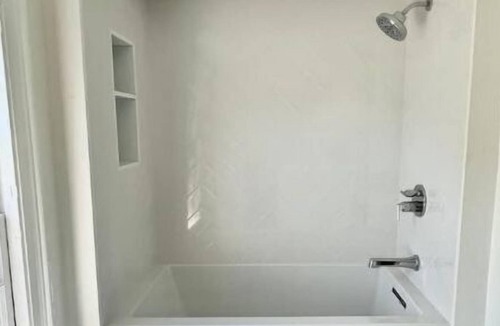 Woodbury House | The Chic Antique Retreat House