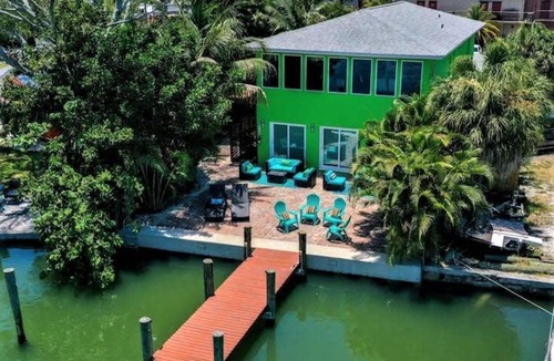 Madeira Beach House | WALK TO THE BEACH FISHING VIEWS from DOCK bring BOAT