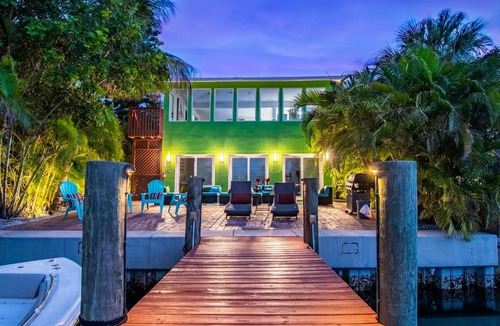 Madeira Beach House | WALK TO THE BEACH FISHING VIEWS from DOCK bring BOAT