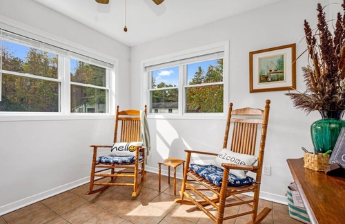 Drummond-North Elmsley Cottage | Waterfront Cottage, Wi-Fi | Netflix | Dog Friendly