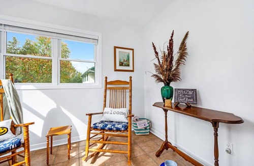 Drummond-North Elmsley Cottage | Waterfront Cottage, Wi-Fi | Netflix | Dog Friendly