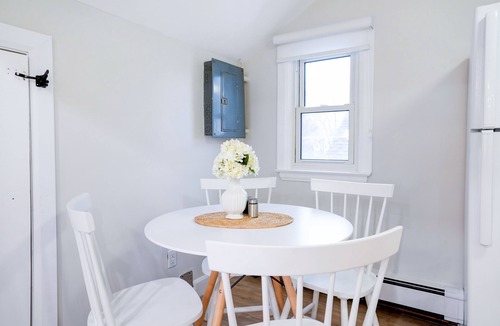 South London Apartment | Well Styled and Cozy Apartment!