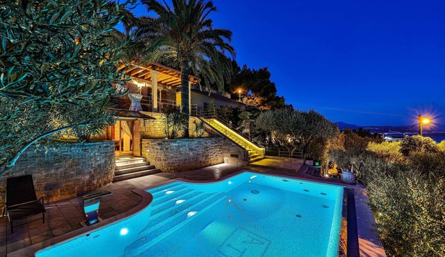Villa Tomislav Split - Secluded Mediterranean hacienda