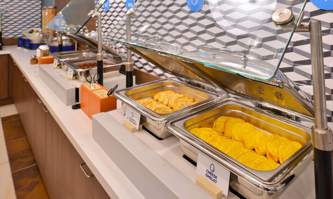 Forest City Hotel | Holiday Inn Express Forest City by IHG