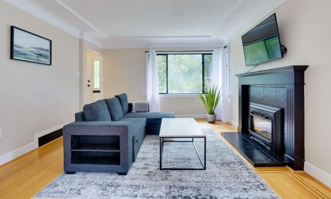 Riley Park-Little Mountain House | Lovely City Centre Cambie Home in Vancouver