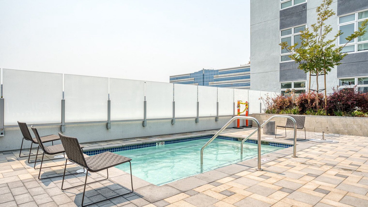 Photo of Outdoor in Oakland Ave - Harrison St