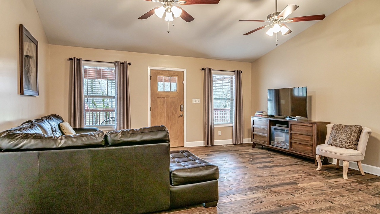 Photo of Livingroom in Maryville