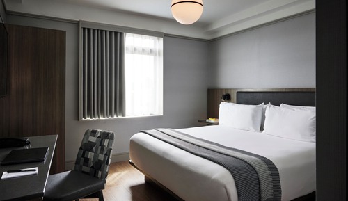 Standard Room, 1 King Bed